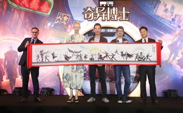 卷福版福尔摩斯中用的苹果手机iphone第一代手机-第6张图片-太平洋在线下载