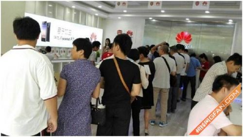 华为手机最亮熄屏
:华为Mate7 首日开售遭抢购<strongalt=