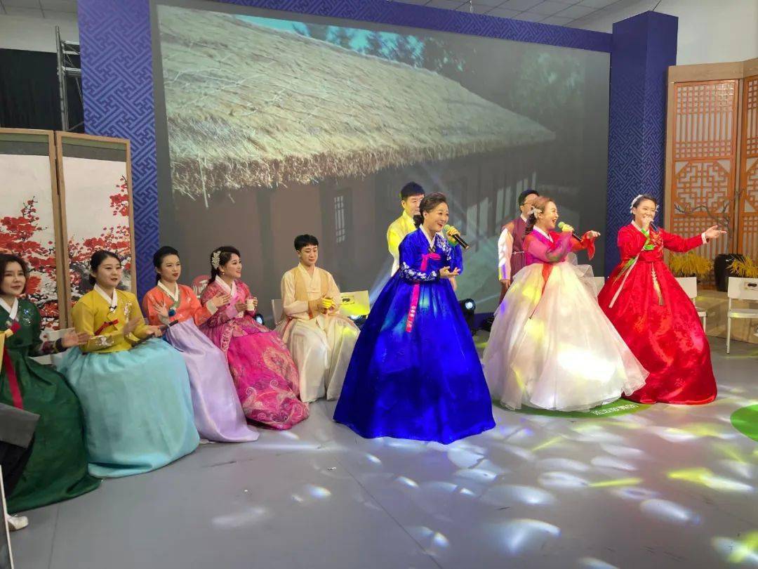 七彩直播软件下载苹果版:七彩延边 歌舞之乡 延边歌舞团网络直播春晚与网友见面-第1张图片-太平洋在线下载