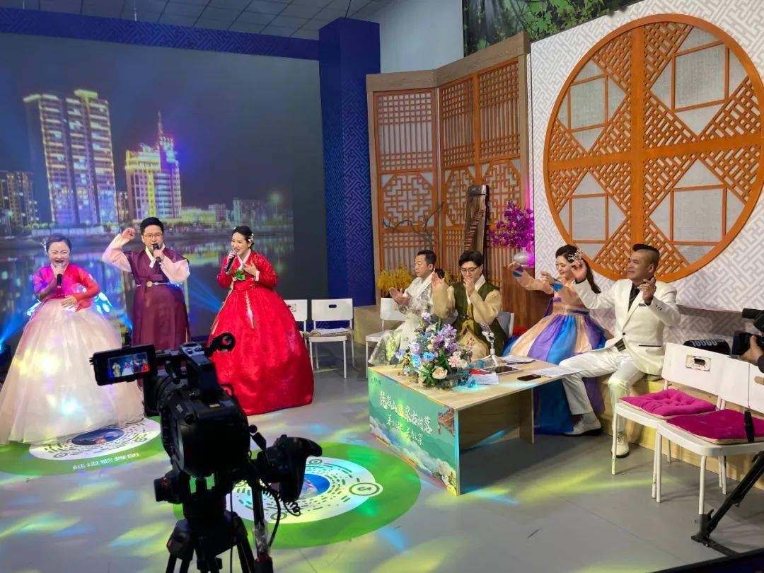 七彩直播软件下载苹果版:七彩延边 歌舞之乡 延边歌舞团网络直播春晚与网友见面-第2张图片-太平洋在线下载