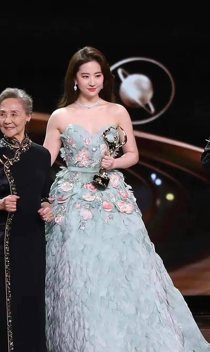 苹果刘亦菲版
:美丽的刘亦菲姐姐-第8张图片-太平洋在线下载