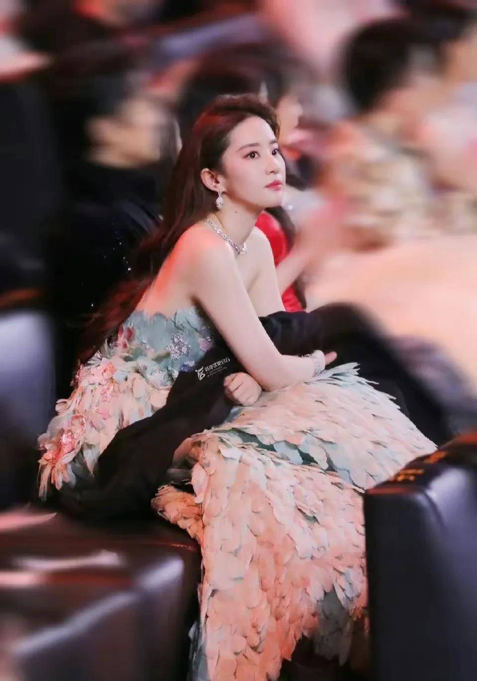 苹果刘亦菲版
:美丽的刘亦菲姐姐-第9张图片-太平洋在线下载