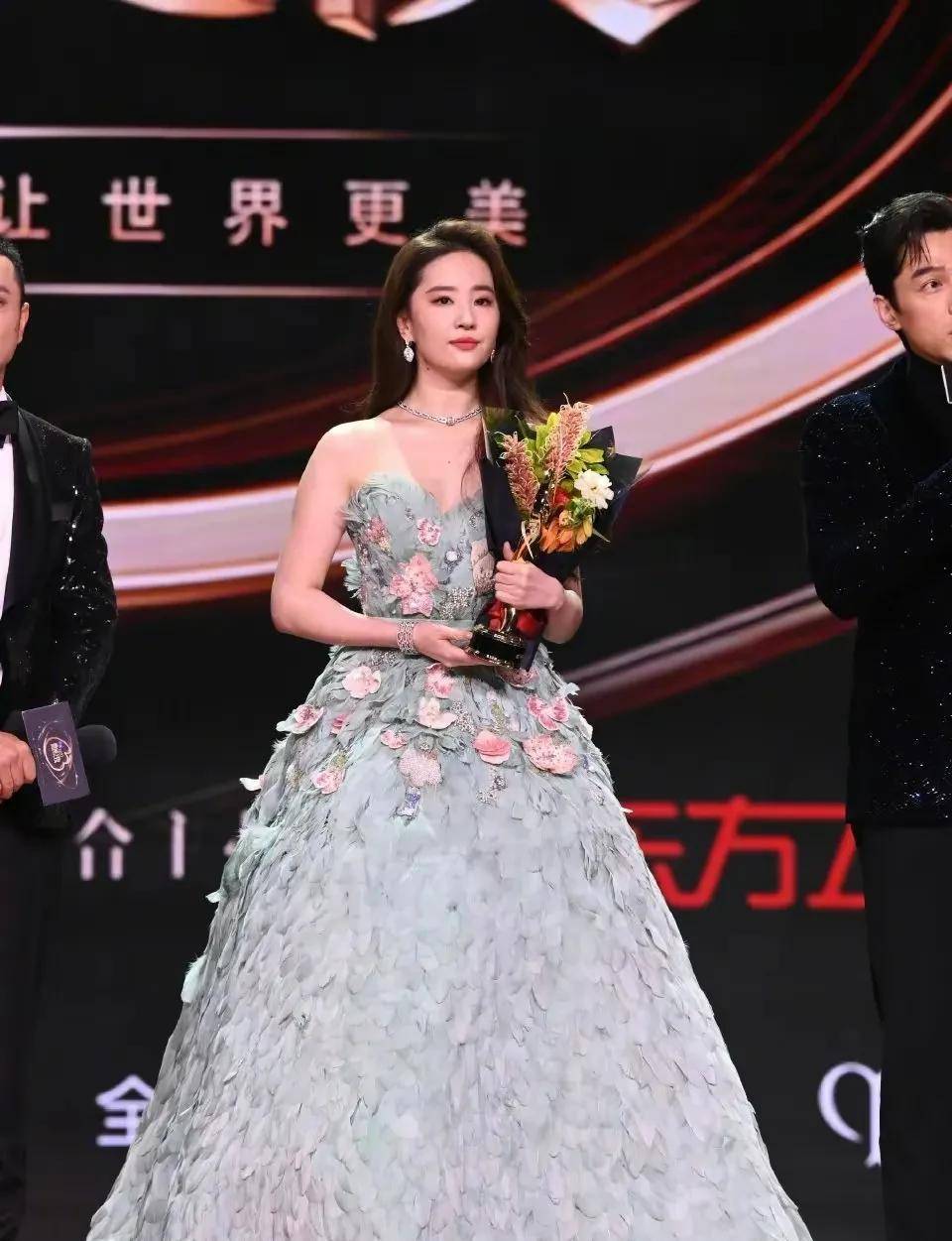 苹果刘亦菲版
:美丽的刘亦菲姐姐-第11张图片-太平洋在线下载