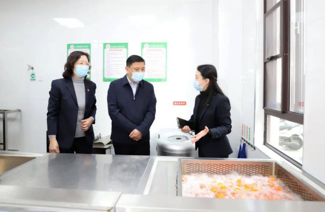 阳光校餐苹果版
:全力守护师生“舌尖上的安全” 李镇发督导检查包保主体食品安全责任落实情况-第3张图片-太平洋在线下载