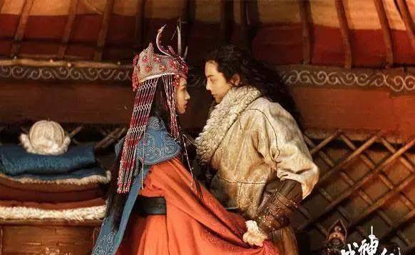 小苹果打鬼子版
:《战神纪》主角陈伟霆与林允惊现荧幕初吻！