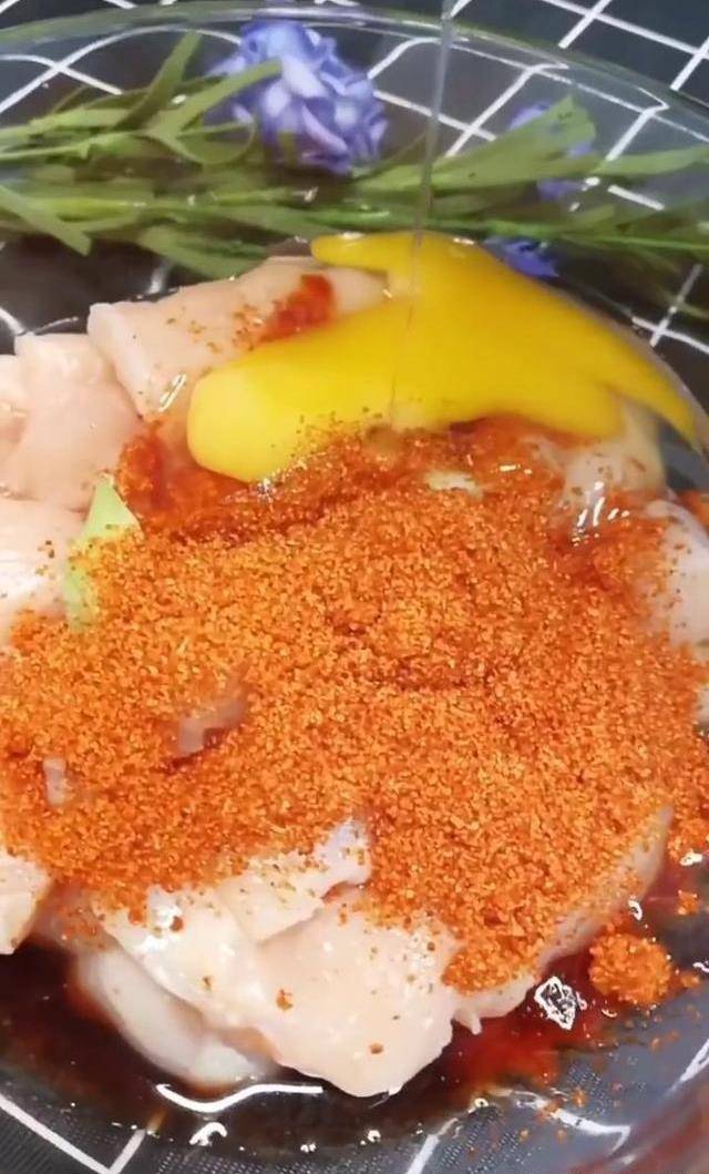 小虎爱吃鸡苹果版:宝宝们喜欢吃的鸡米花在家里做也是非常美味的-第3张图片-太平洋在线下载