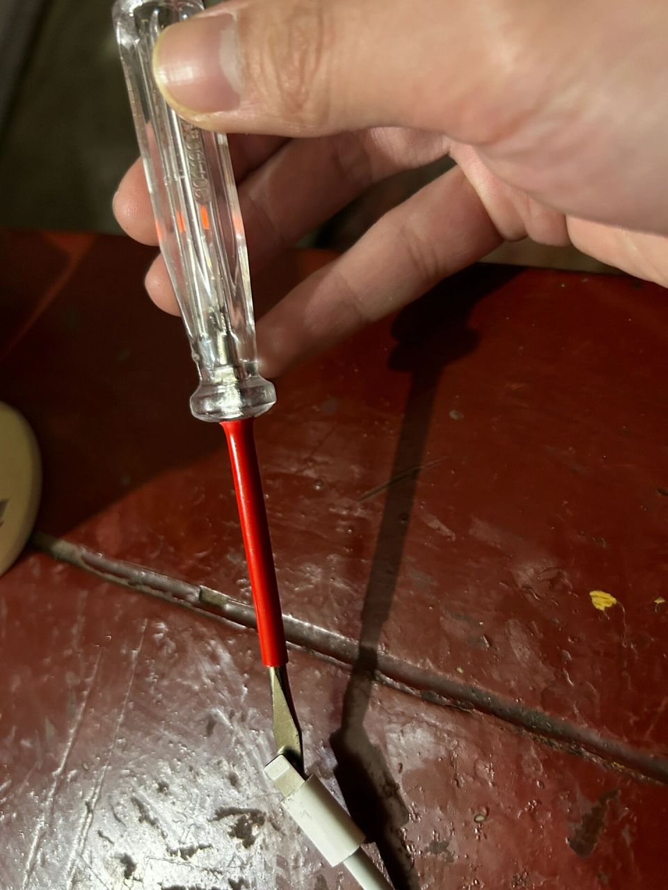 苹果充电漏电击穿的新闻耐电压击穿交直流漏电起痕试验机多少钱